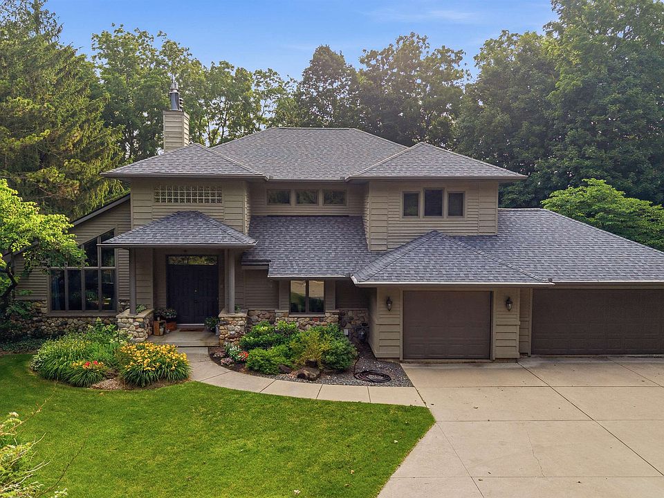 1st image of 7692 Schiller Ct
