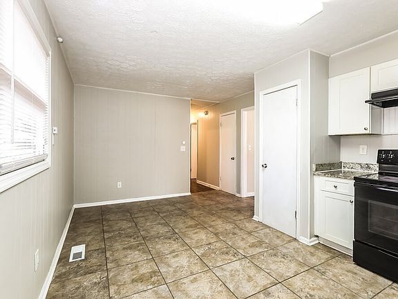 5th image of 3024 Kingston Ct NW