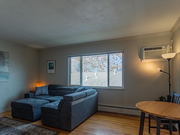 4th image of 23 N Clarkson St APT 5