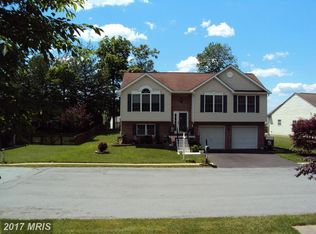 261 Hykes Rd E, Greencastle, PA 17225