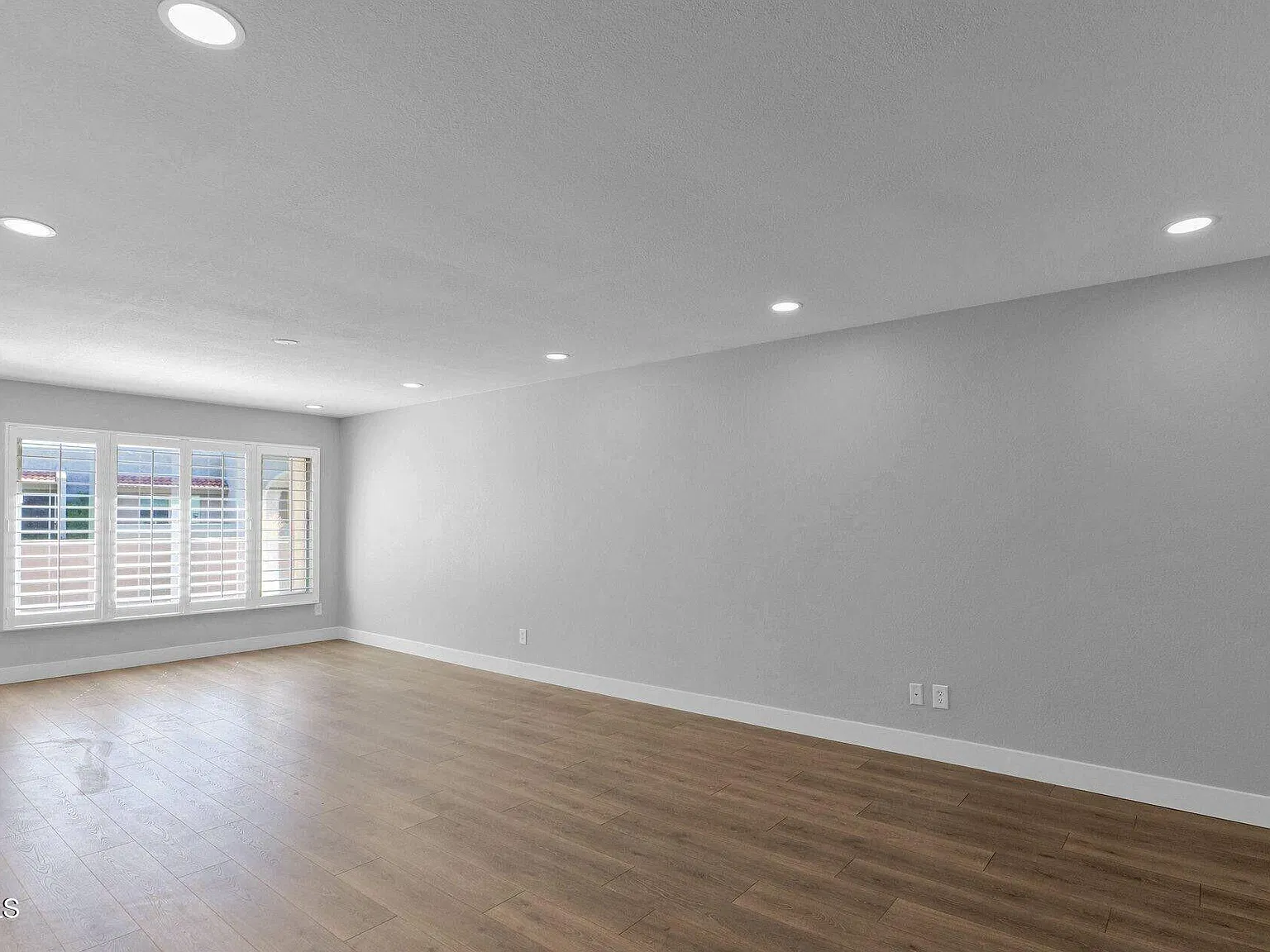 3 bed, 2.0 bath, 1621 sqft, $3,000 — Photo 3