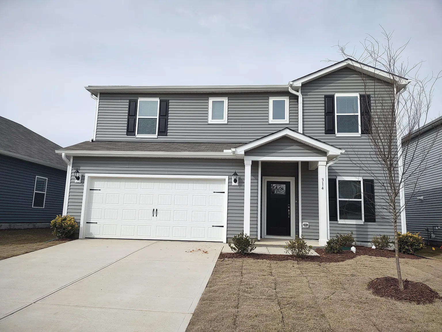 5 bed, 2937 sqft, $2,250 — Photo 1