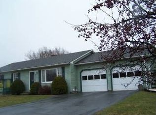 27 Mount Pleasant Dr, Brandon, VT 05733