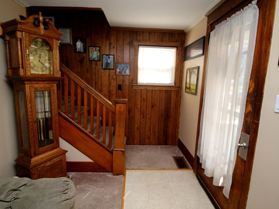 4th image of 437 Hastings St