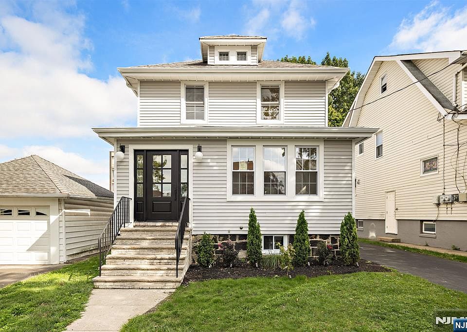 1st image of 526 Dewey Avenue