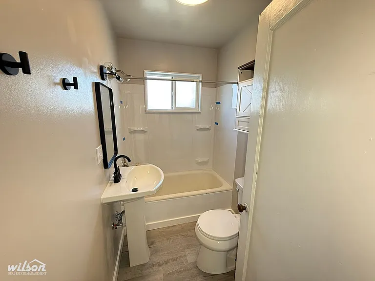 2605 W Lincoln Ave — Photo 10
