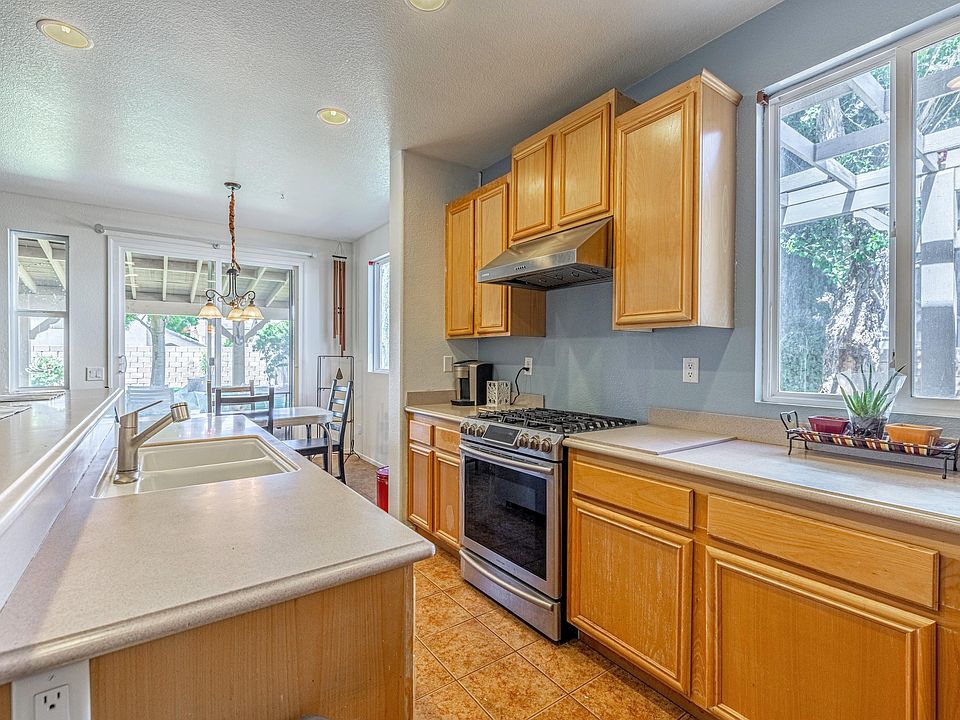 2811 Chantel Ln, Palmdale, CA 93551 Zillow