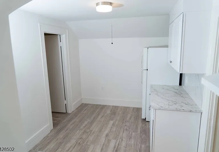 518 Monroe St #3 — Photo 2