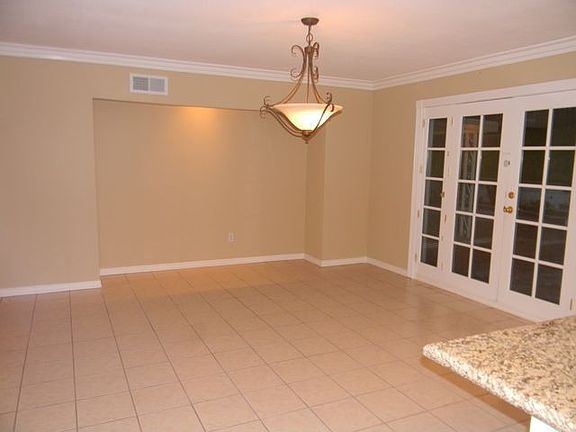 3rd image of 2008 Young Ave
