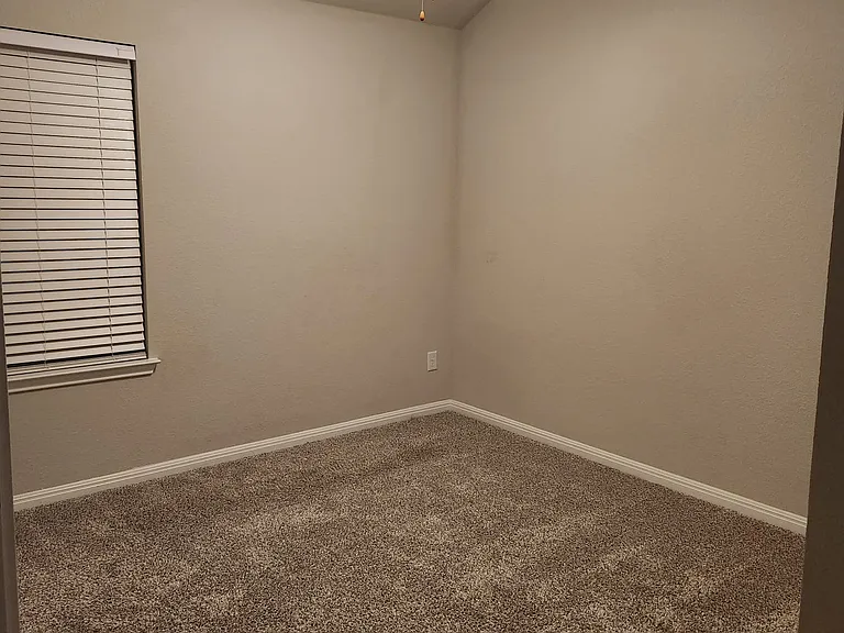 104 Bankside Dr — Photo 47