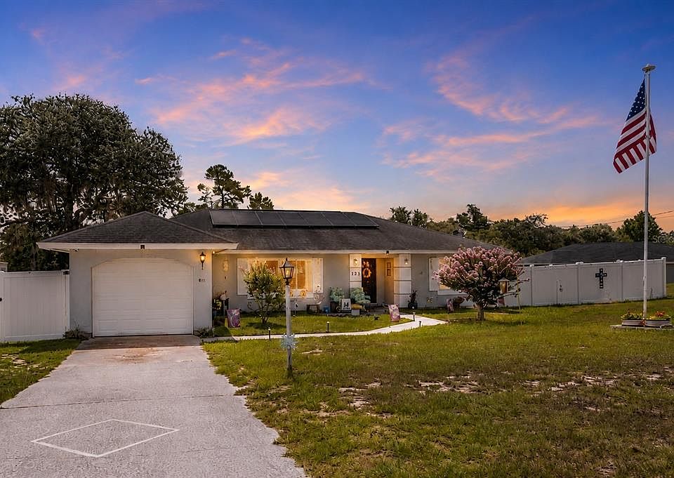 1st image of 124 Oak Cir