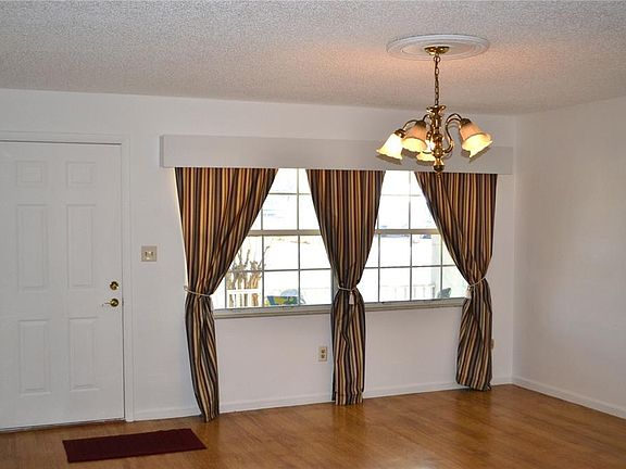 2nd image of 2009 NE 49th St