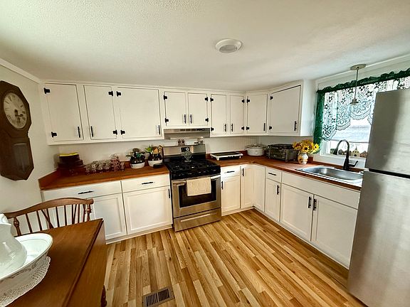2nd image of 229 Miller St #C-6