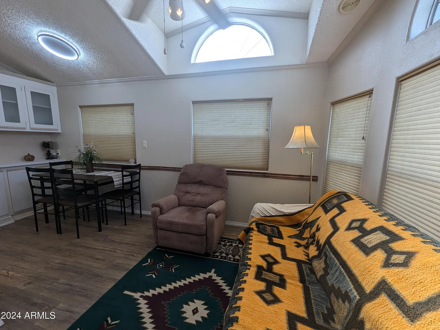1 bed, 1.0 bath, 421 sqft, $1,200 — Photo 3