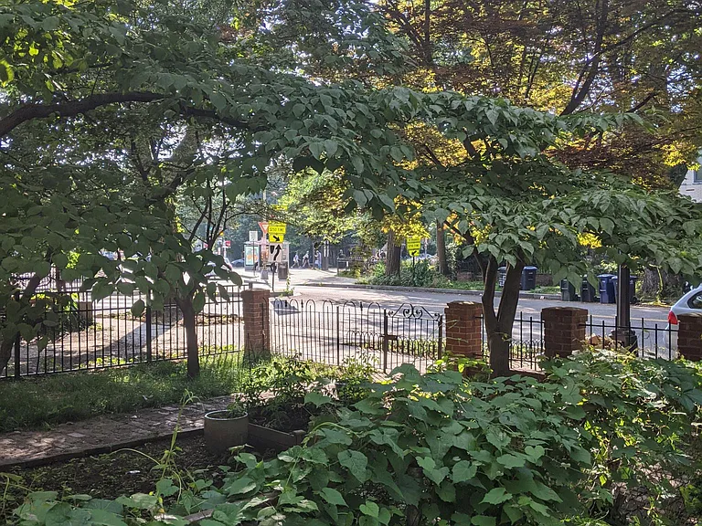 Potomac Avenue metro station is within sight of the front yard (~200 ft)
