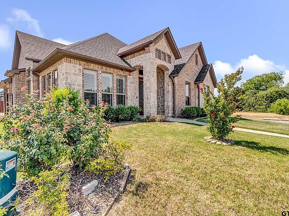 2nd image of 2932 Salado Creek Dr