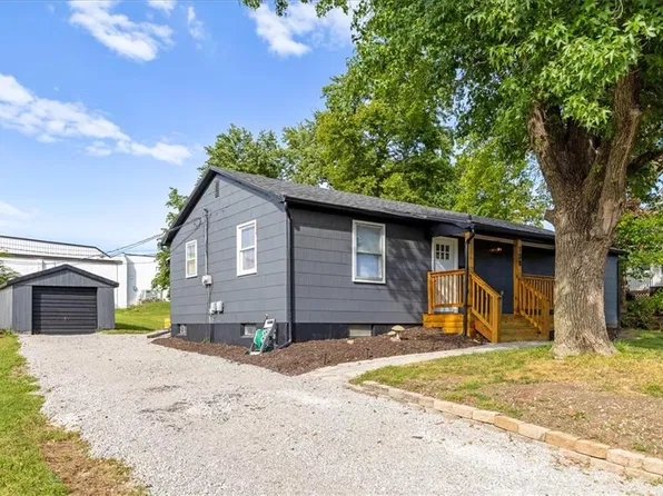 108 W 20th St, Higginsville, MO 64037