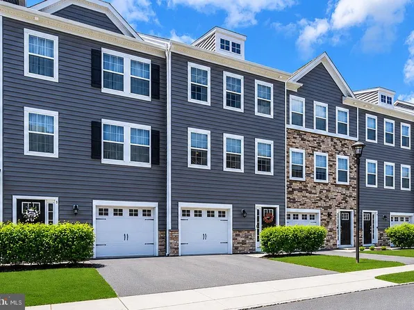 5 Venice Ln, Mount Laurel, NJ 08054