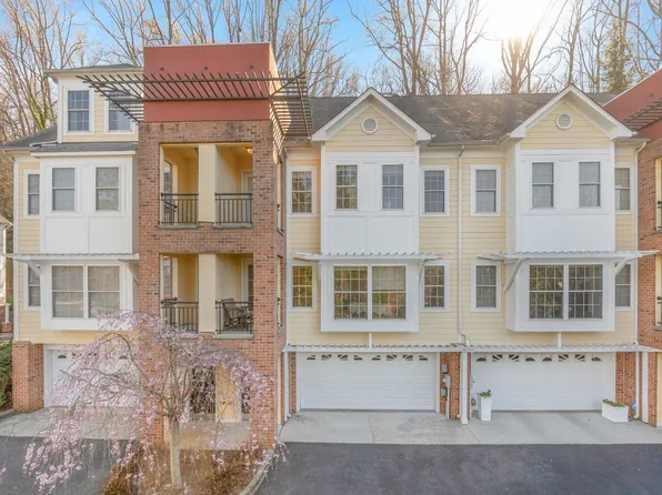 312 Foothill Ct, Charlottesville, VA 22901