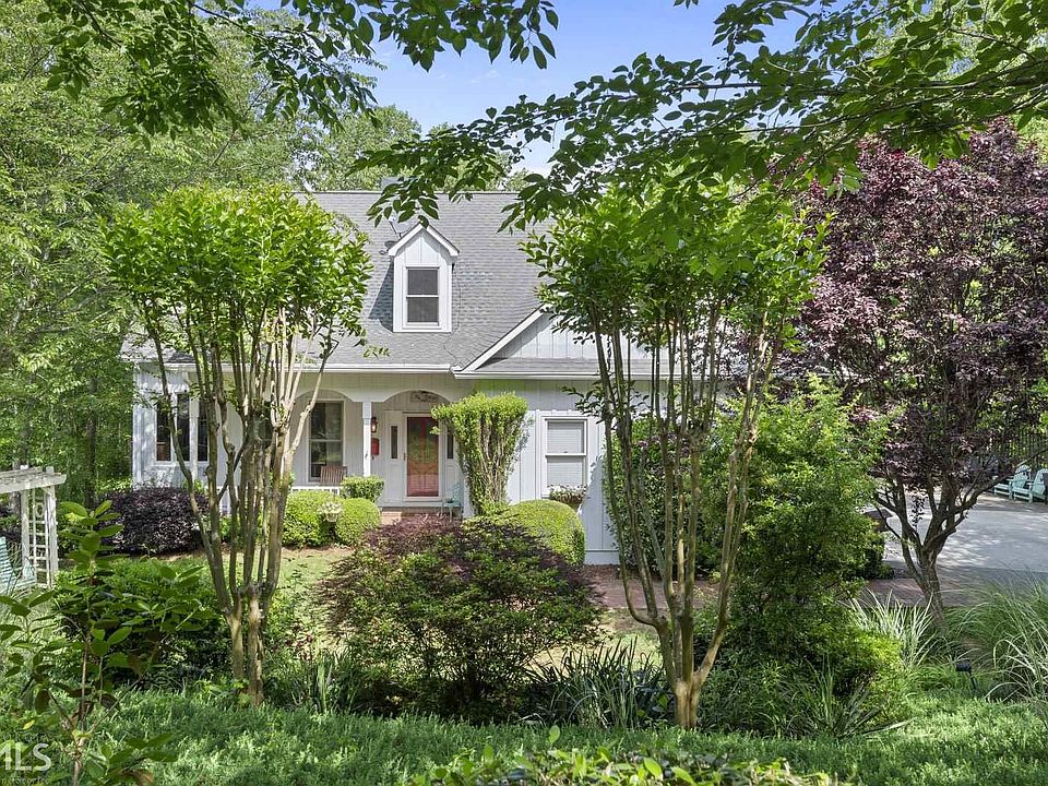 1st image of 2082 Riverwood Dr