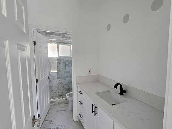 4th image of 10206 Larson Ave