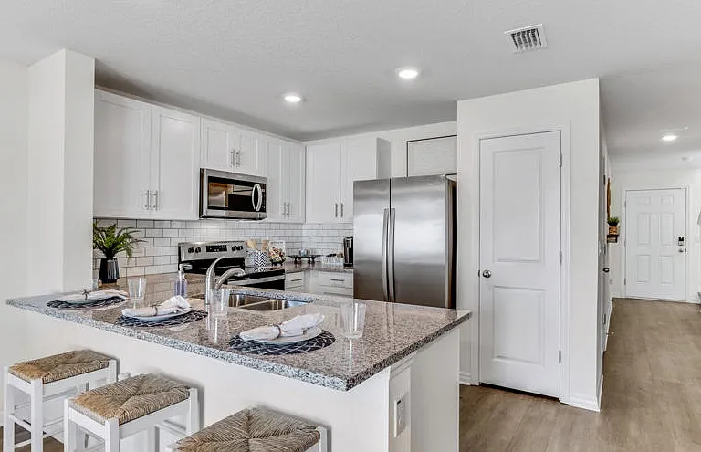 Crestview at Grove West Townhomes — Photo 7