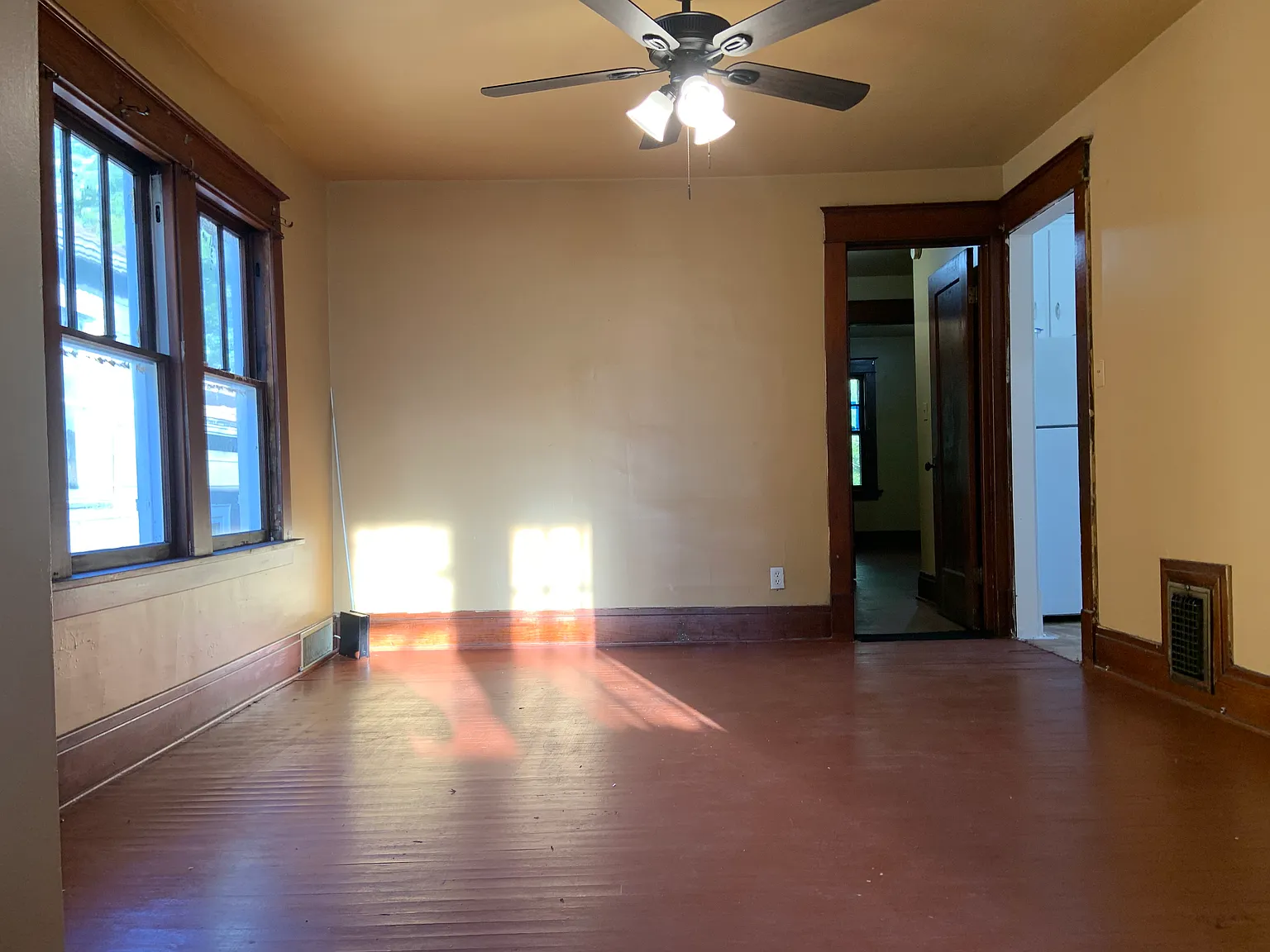 2 bed, $900 — Photo 3