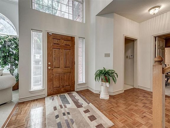 3rd image of 533 N Parks Dr