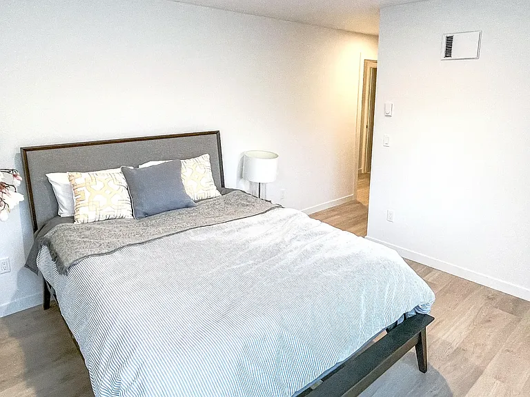 Edric Apartments — Photo 19