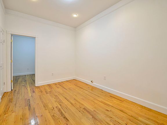 3rd image of 342 E 81st St