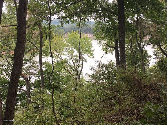 5th image of 18 Wilderness Dr