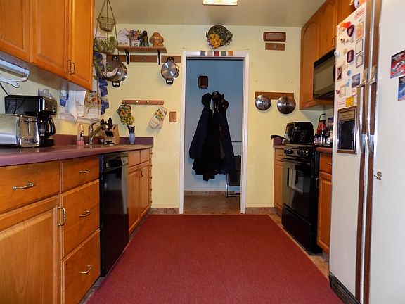2nd image of 1029 Charles St