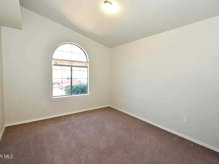 2508 Sparrow Point St — Photo 15