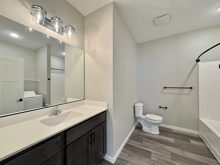 767 Meridian St — Photo 44