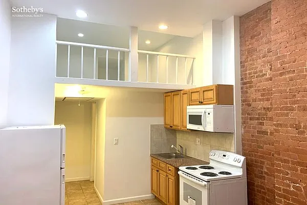 Rented by Sotheby's International Realty | media 4