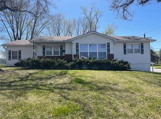 1023 Sunset Strip St, Excelsior Springs, MO 64024