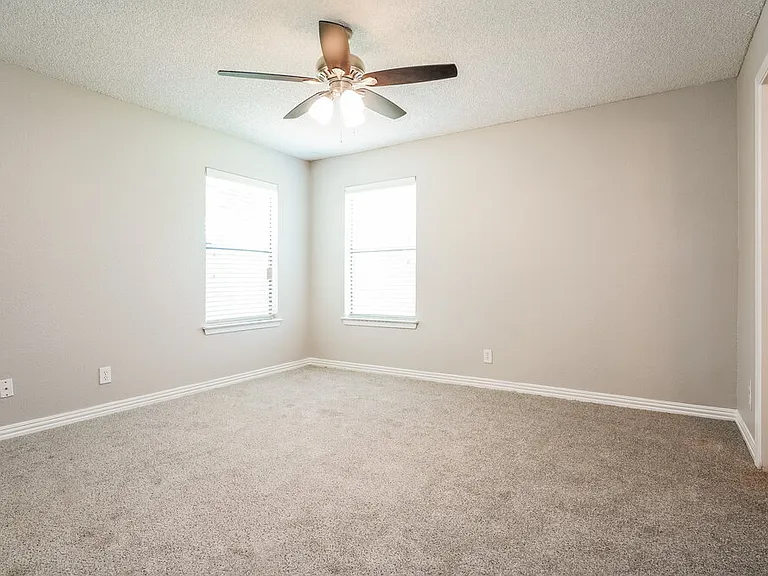 505 Plainview Dr — Photo 9