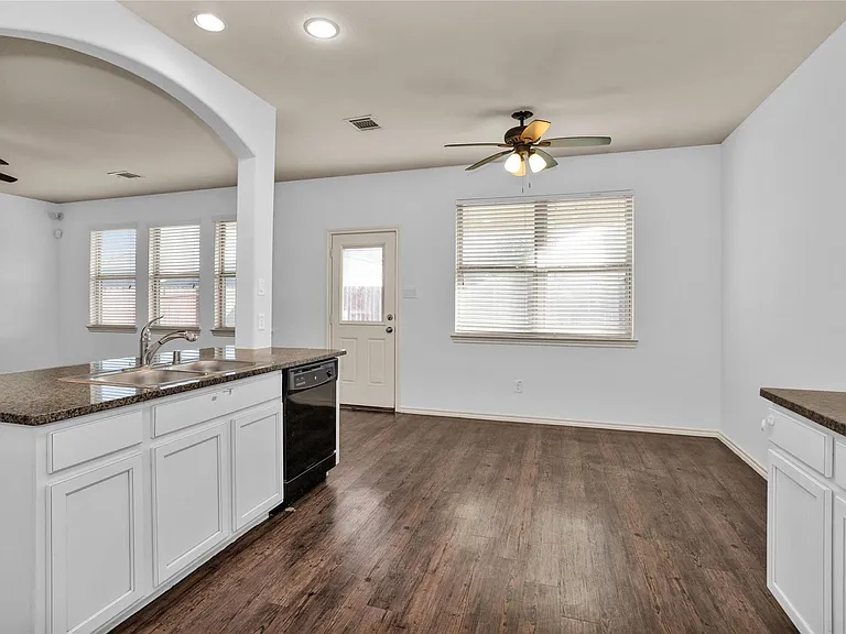 2730 Donellan Dr — Photo 13