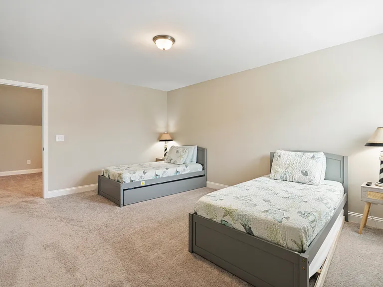 124 Bridge Point Cir — Photo 31