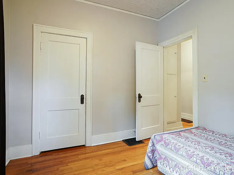 910 Calvin Ave SE — Photo 26