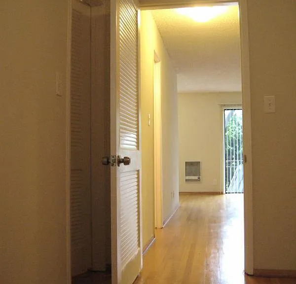 1445 Lake St — Photo 9