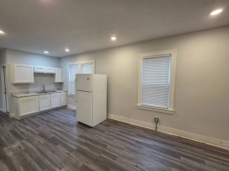 3715 W 39th St — Photo 11