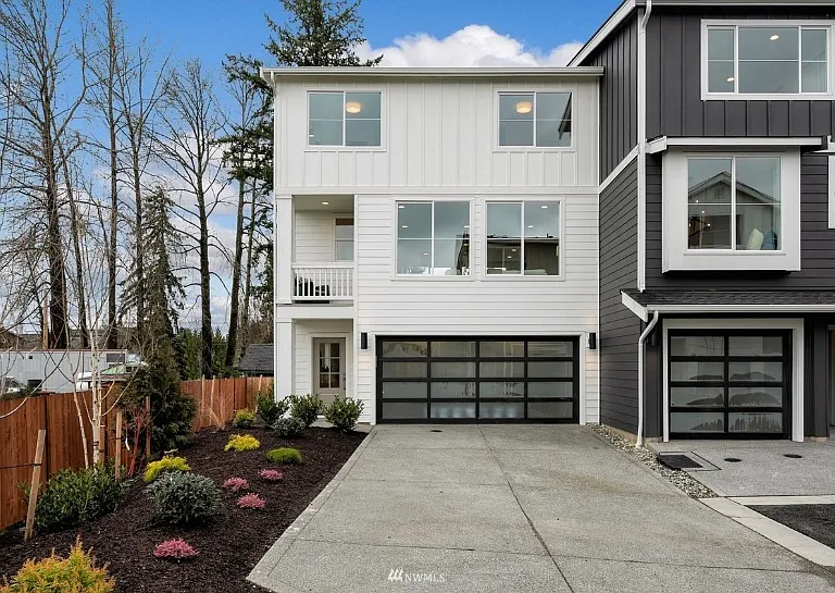 16030 Meadow Rd #B1 — Photo 1