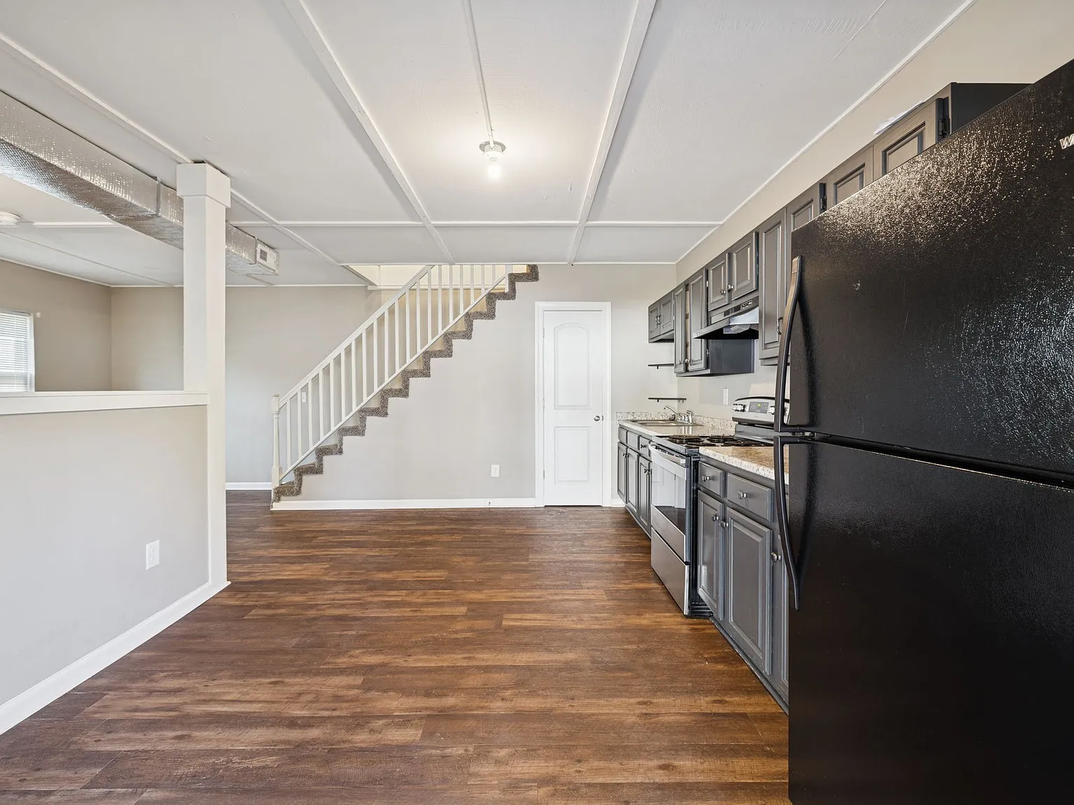 2 bed, 1100 sqft, $1,295 — Photo 3
