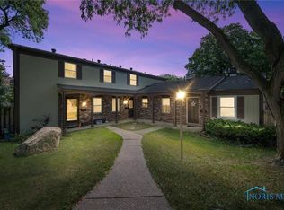 12 Meadowbrook Dr, Perrysburg, OH