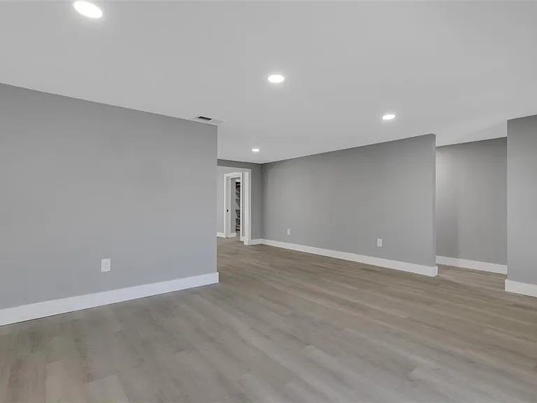 4645 Hunter Ridge Dr — Photo 17