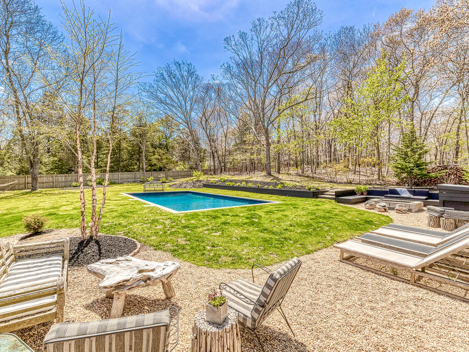 Designer Farm House on Flag Lot — Photo 3
