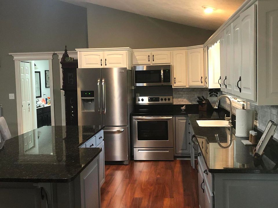 1st image of 118 Lakeshore Dr