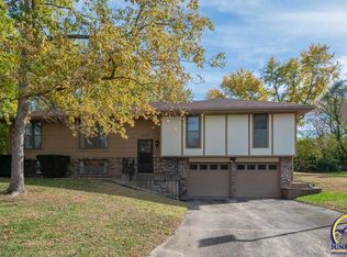 3330 SE Placid Ct, Topeka, KS 66605