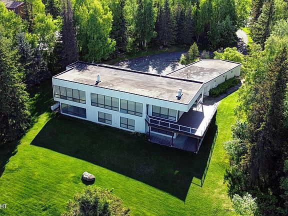 5th image of 12210 Lilac Cir